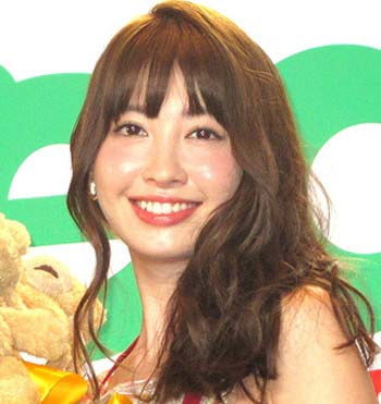 小嶋陽菜の顔がパンパンになり不自然の声 平子理沙にソックリ 劣化を指摘され美容整形か お直し疑惑が浮上 今日の最新芸能ゴシップニュースサイト 芸トピ