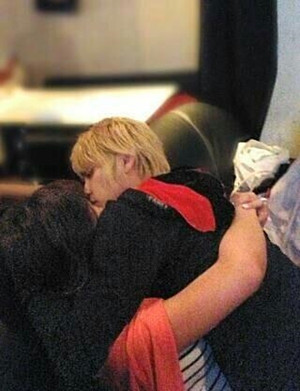 手越裕也がフライデーに撮られたキス写真