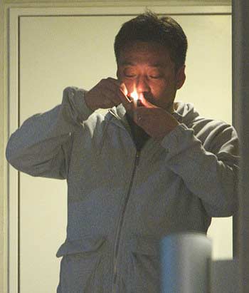 週刊文春が報じた戸賀崎智信の脱法ハーブ吸引写真