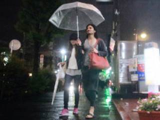 May J.さんと尚玄さんのツーショット2