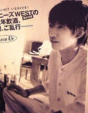 ジャニーズWEST・藤井流星の喫煙現場の画像