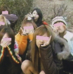 武井咲とヤンキー友達との写真