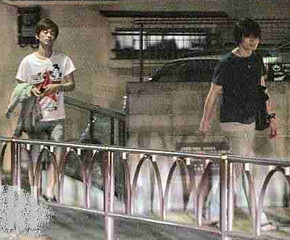 氷川きよしと松村雄基のプライベートツーショット写真