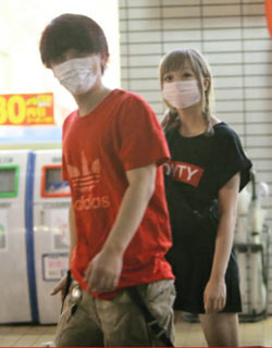 セカオワ深瀬ときゃりーぱみゅぱみゅのフライデーツーショットお宝写真