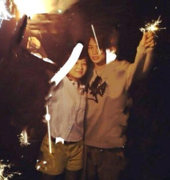 伊藤沙莉と菊池風磨の花火ツーショット写真