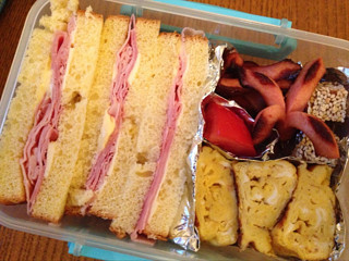 辻仁成が息子に作った弁当の写真