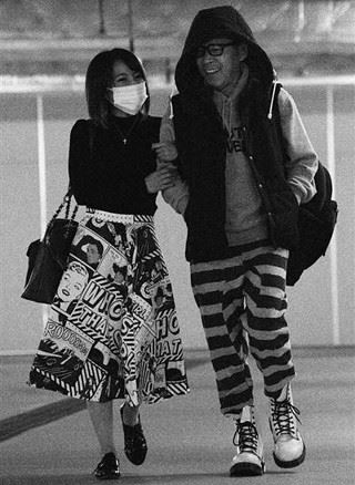 岡村隆史と高橋みなみのツーショット写真