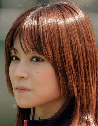 元モーニング娘。吉澤ひとみの横顔画像