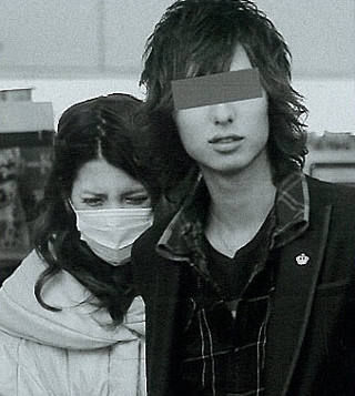 坂口杏里とイケメンホストの隠し撮りフライデー写真