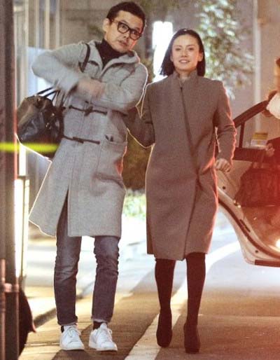 中谷美紀と渡部篤郎のフライデーツーショット写真