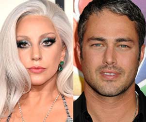 レディー・ガガとテイラー・キニー