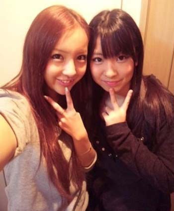 板野友美と妹・板野成美のツーショット写真