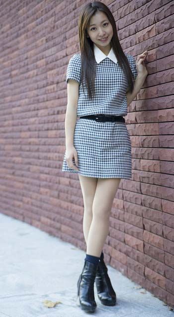 板野友美の妹・板野成美の全身写真