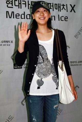 フィギュアスケート浅田真央選手の私服画像1