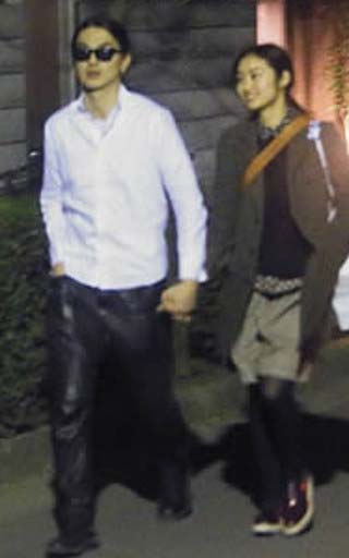 松田翔太と忽那汐里のツーショット写真2