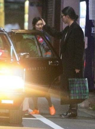 松田翔太と忽那汐里のツーショット写真