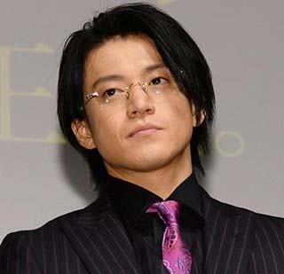 ウロボロス小栗旬