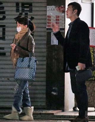 宅間孝行と多部未華子のツーショットフライデー写真1