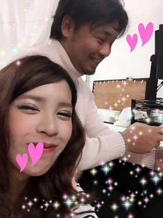 坂口杏里と田代仁(ベレン・オリバー・オリベッティ)のツーショット写真