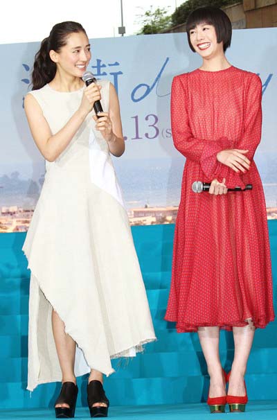 綾瀬はるか 夏帆 海街Diary 完成披露イベント ドレス