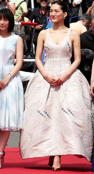 綾瀬はるか 海街Diary カンヌレッドカーペット