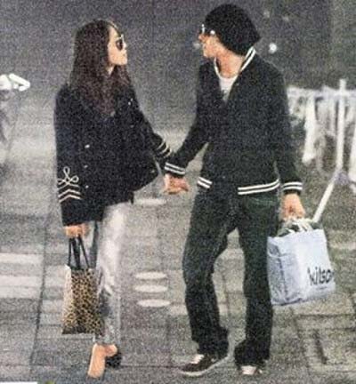 戸田恵梨香&村上信五の手繋ぎツーショット