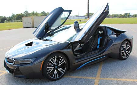 平成ノブシコブシ吉村崇 BMW i8