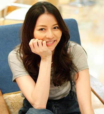 香里奈がダークカラーヘアースタイルにイメチェン