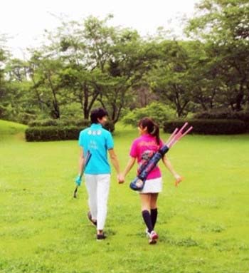 原史奈がブログに投稿した夫とのツーショット写真