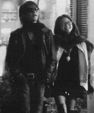 KAT-TUN上田竜也と小林涼子の『フライデー』ツーショットモノクロ写真