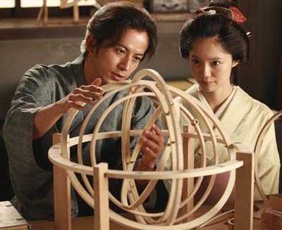 映画『天地明察』で共演のV6岡田准一と宮崎あおい