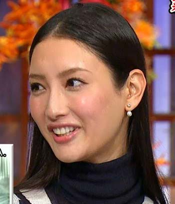 菜々緒の最新画像整形疑惑1枚目