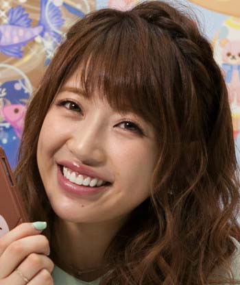 “くみっきー”こと舟山久美子の化粧バッチリ顔