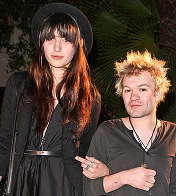 SUM41デリックとアリアナクーパー