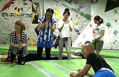 『旅ずきんちゃん』出演のたんぽぽ白鳥、おのののか、バイきんぐ小峠、矢口