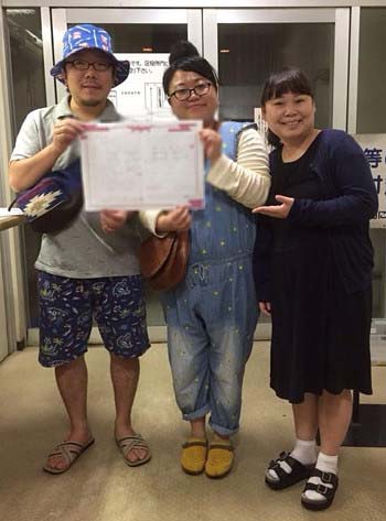 ニッチェの江上敬子とヒロユキ、近藤くみこのスリーショット2枚目