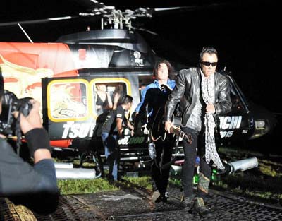 長渕剛の富士山麓10万人ライブでヘリで登場したシーン