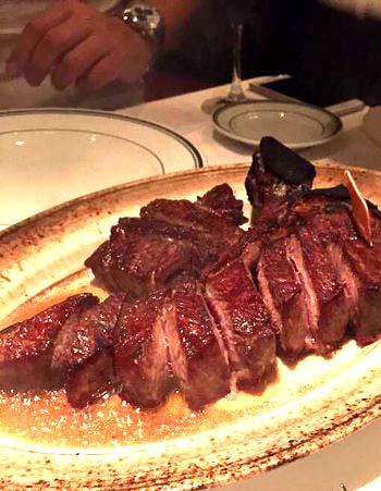 HKT48指原莉乃のTwitterに写る腕と時計