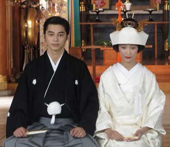 東出昌大と杏の挙式写真1枚目