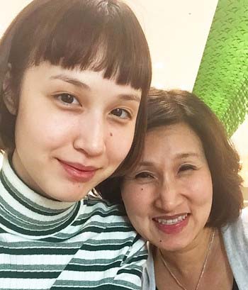 水原希子の妹・水原佑果と母親