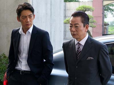 テレビ朝日ドラマ『相棒14』で共演の反町隆史と水谷豊