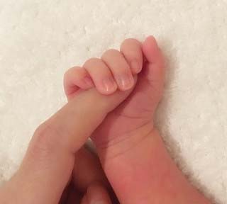 蛯原友里と長男の写真