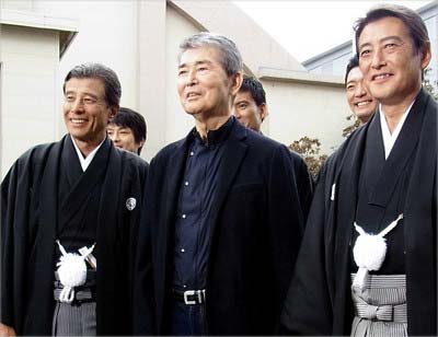 仕事復帰した渡哲也と、舘ひろし、神田正輝らの写真