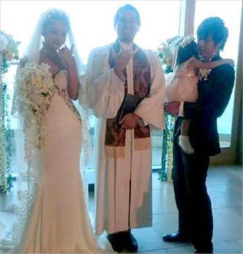 ハワイ挙式の早乙女太一＆長女と西山茉希