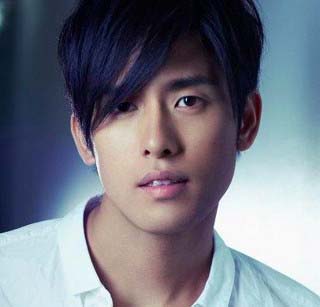 関根麻里の夫で韓国人歌手のK