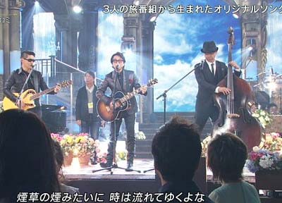 『FNS歌謡祭2015』で見栄晴が立ち尽くしている画像2枚目