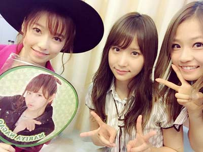 AKB48の9期メンバー・永尾まりや、島田晴香、島崎遥香のスリーショット1枚目