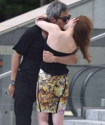 押尾学とフライデー美女のツーショットキス写真