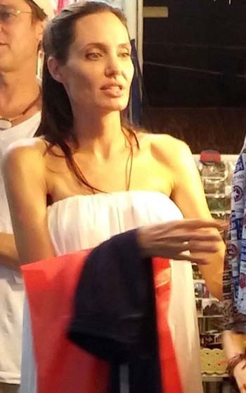 アンジェリーナ・ジョリーが激ヤセ2枚目