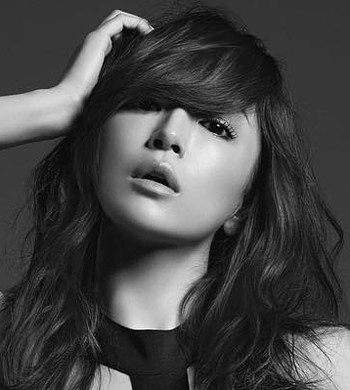 鼻の整形疑惑も浮上している浜崎あゆみの写真